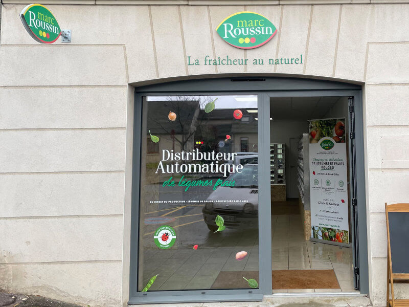 Vitrine du distributeur de legumes de Saint Gilles (35)