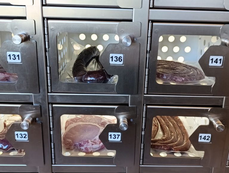 Distributeur de viande